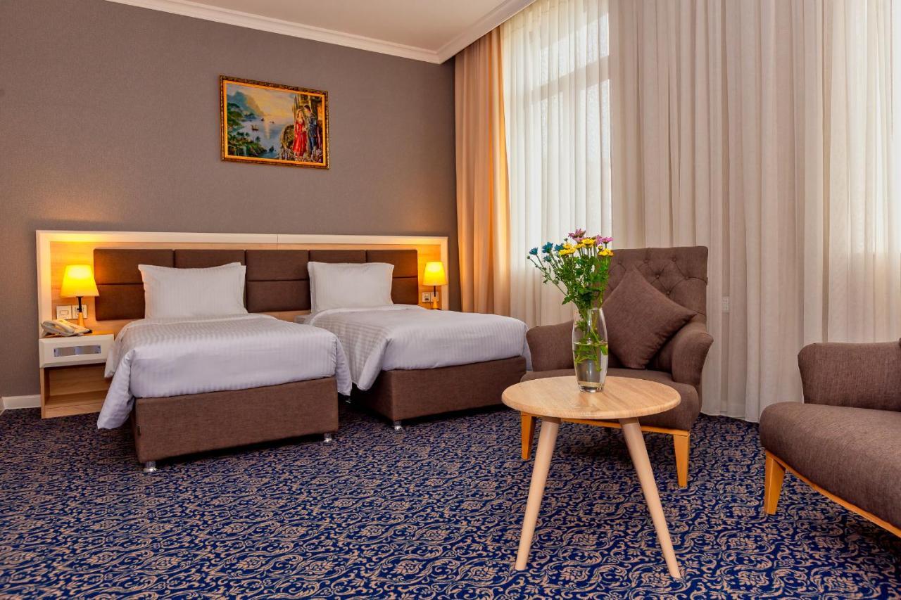 Golden City Hotel Баку Екстериор снимка